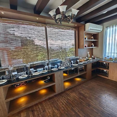 Hotel Himalayan Villa Нагаркот Екстериор снимка