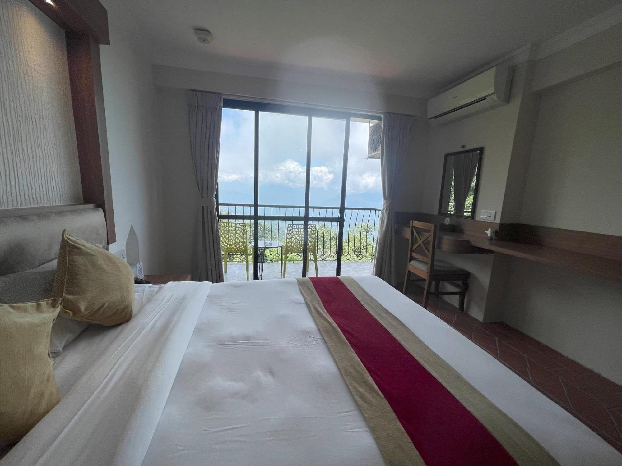 Hotel Himalayan Villa Нагаркот Екстериор снимка