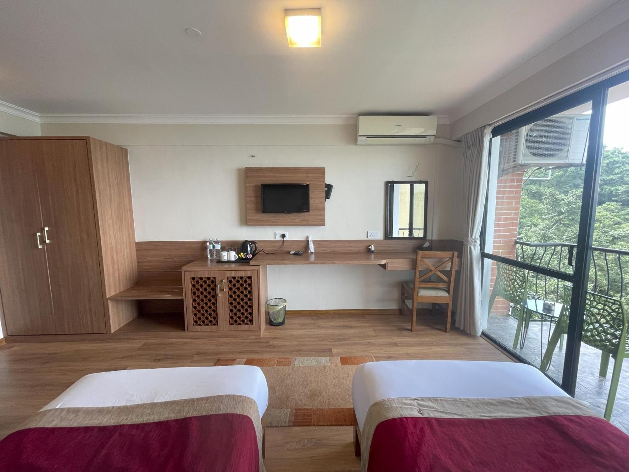 Hotel Himalayan Villa Нагаркот Екстериор снимка