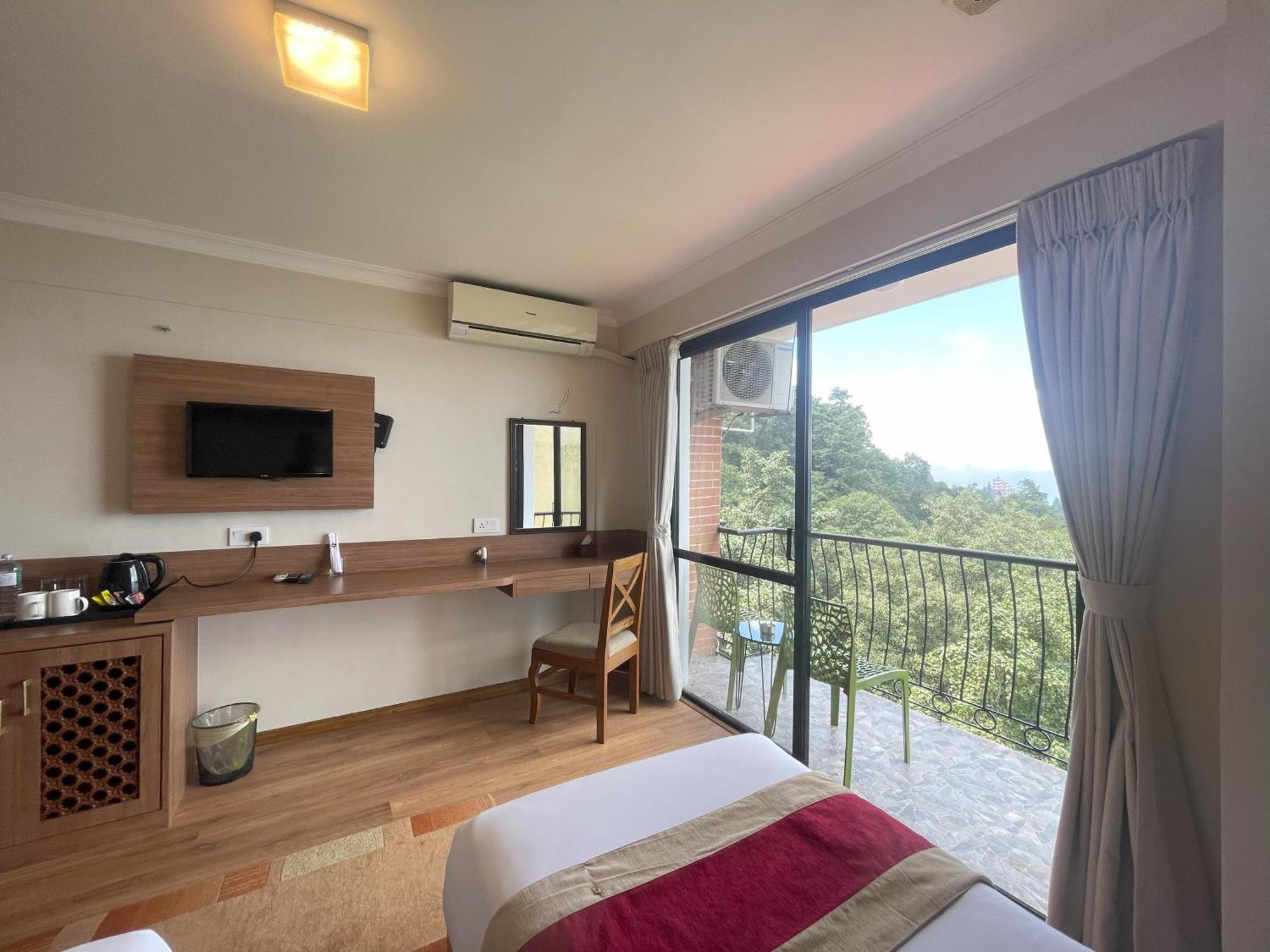 Hotel Himalayan Villa Нагаркот Екстериор снимка