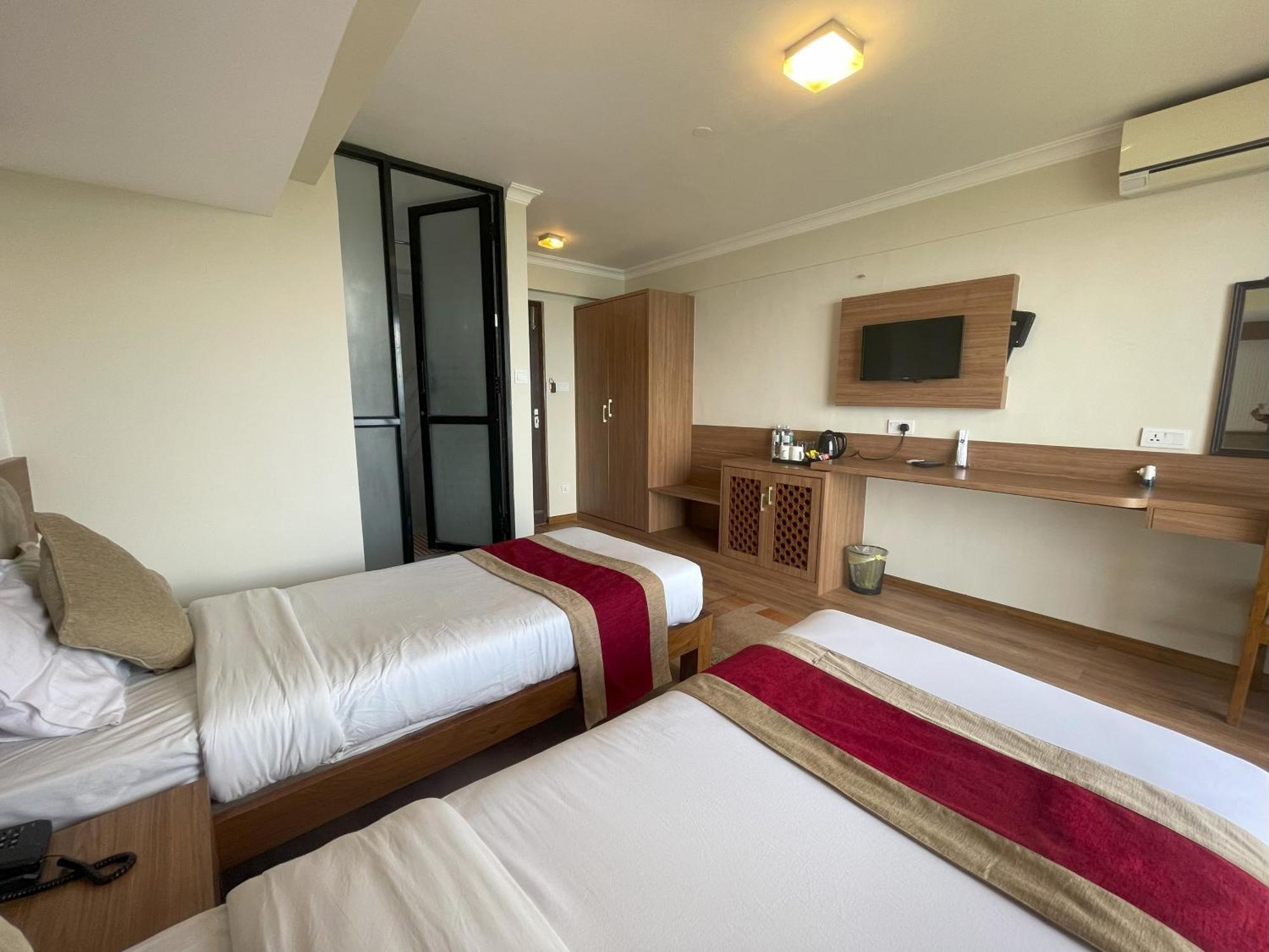 Hotel Himalayan Villa Нагаркот Екстериор снимка