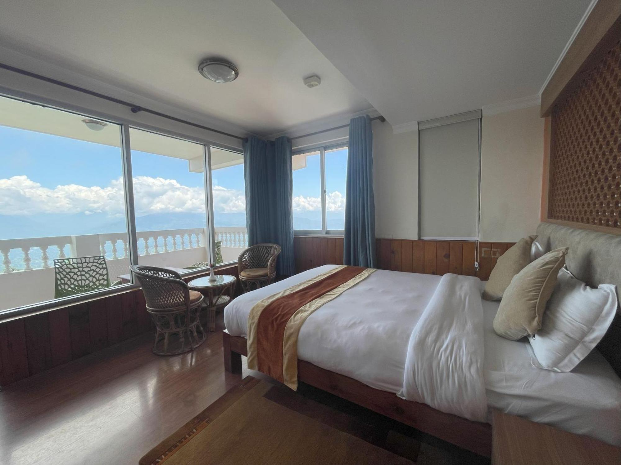 Hotel Himalayan Villa Нагаркот Екстериор снимка