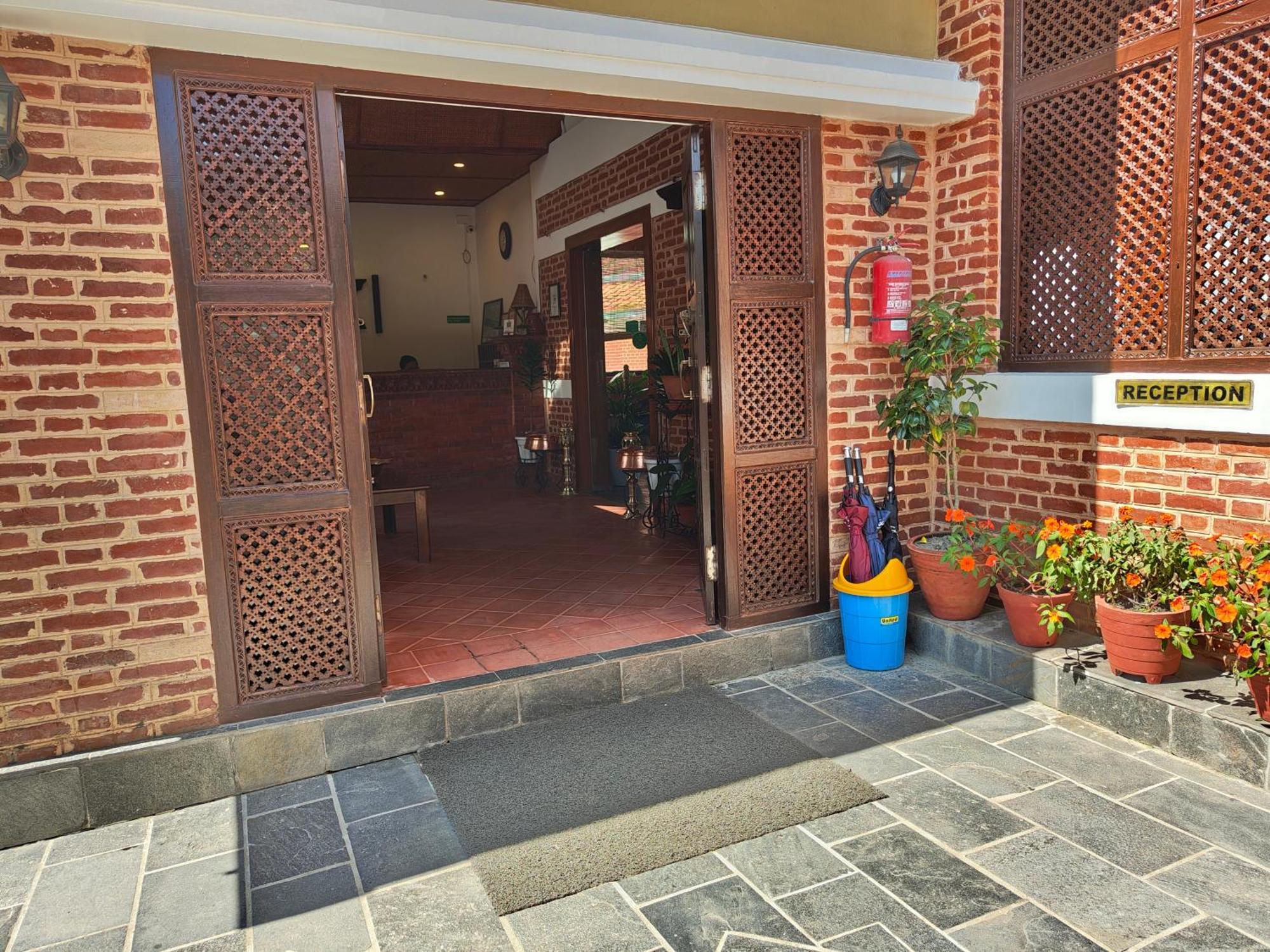 Hotel Himalayan Villa Нагаркот Екстериор снимка